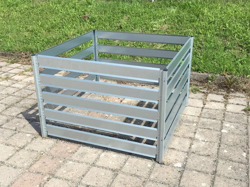 Komposter aus Metall für den Garten mit robuster Konstruktion